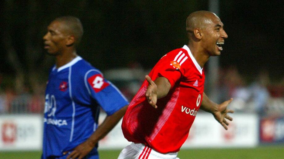 Luisão marcou, mas o Benfica sofreria mais dois golos