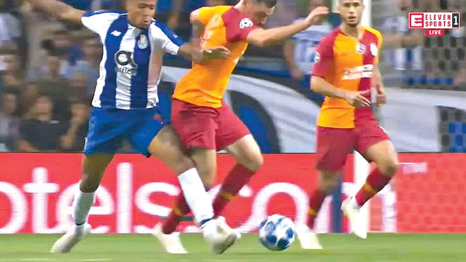41' - (CERTO) acumulação. Militão travou Gümüs à entrada do meio-campo. O cartão amarelo resultou das faltas sucessivas cometidas pelo central