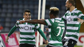 Leão passa nos Açores com cambalhota no marcador