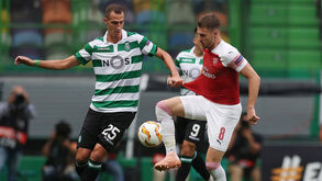 Petrovic na luta por um lugar no onze