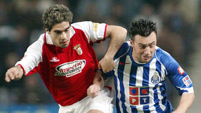 Abel tenta saltar mais um muro 