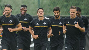 Históricos apelam ao coração negro 