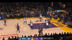 LeBron James ficou a uma assistência do triplo-duplo