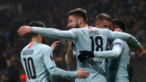 Chelsea vence BATE e segue para os 'oitavos'