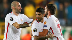 Sevilha vence na Turquia ao cair do pano