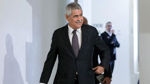 Vieira com agente de Salvio  pela renovação 