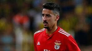 Nápoles em cima de André Almeida