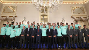 Presidente da República condecora seleção campeã europeia