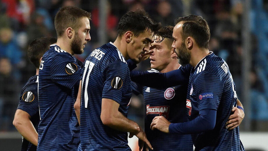 Olympiacos sobe a terceiro na Grécia