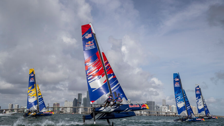 Dupla portuguesa tenta atingir o topo na Red Bull Foiling Generation