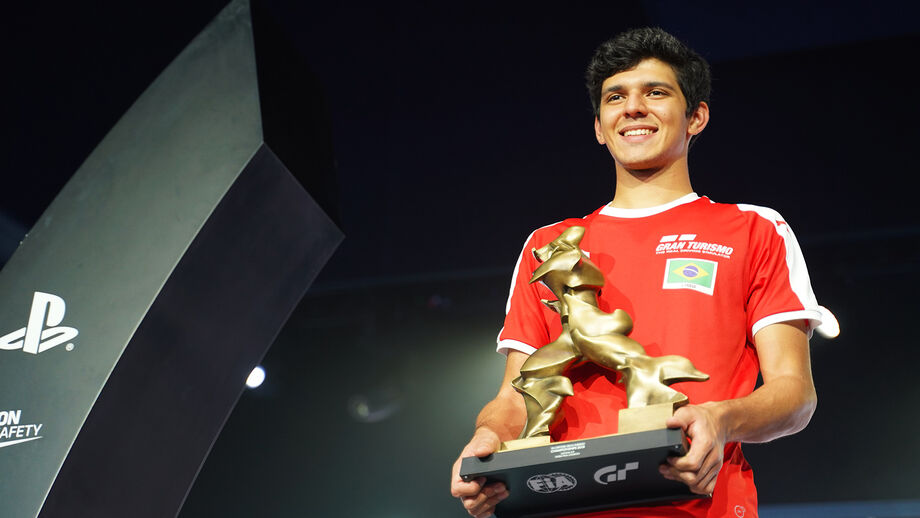Gran Turismo: Igor Fraga sagra-se campeão do mundo