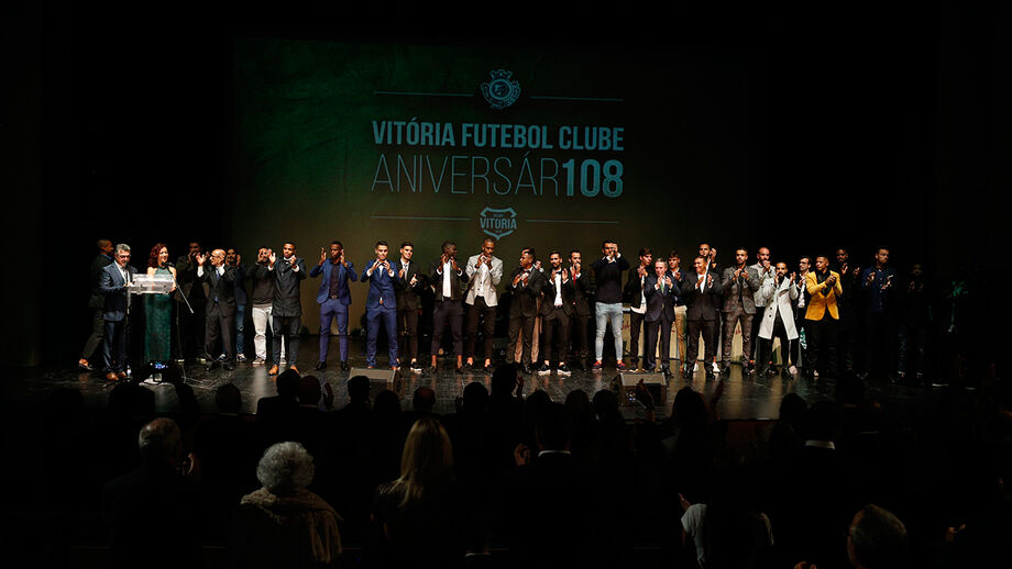 Ronaldo e Mourinho dão parabéns ao Vitória