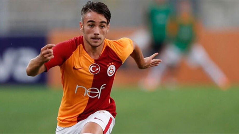 Yunus Akgün apontado