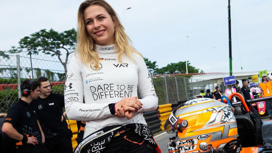 Sophia Flörsch regressa a casa após acidente ocorrido no GP Macau
