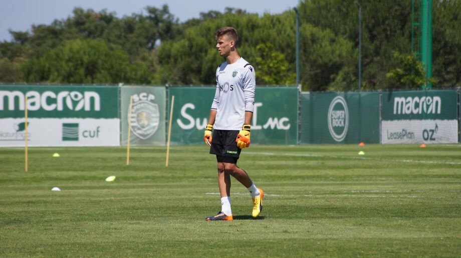 Diogo Sousa (guarda-redes/19 anos)