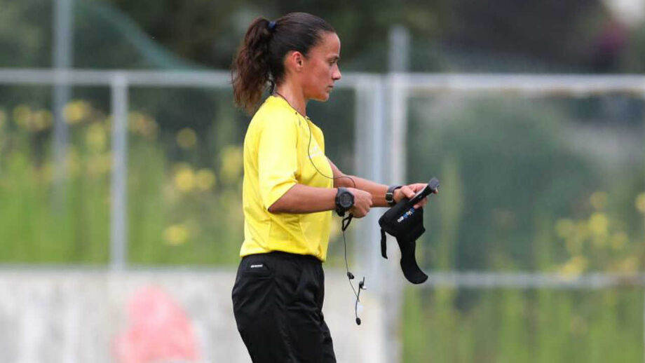 Sandra Bastos vai ser a primeira árbitra portuguesa num Mundial