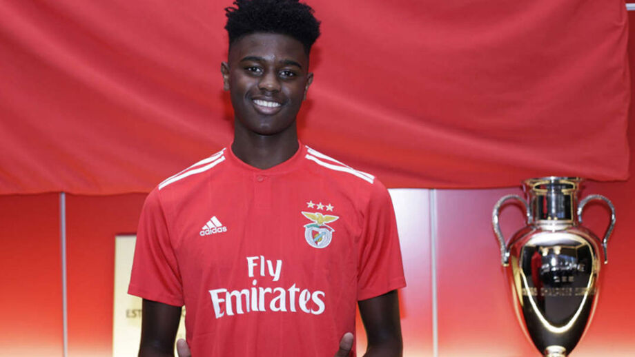 Luís Semedo assina contrato de formação