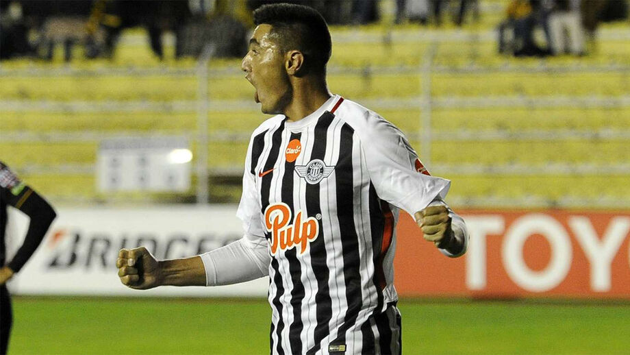 Oscar Cardozo (lembra-se dele?) continua com o pé quente