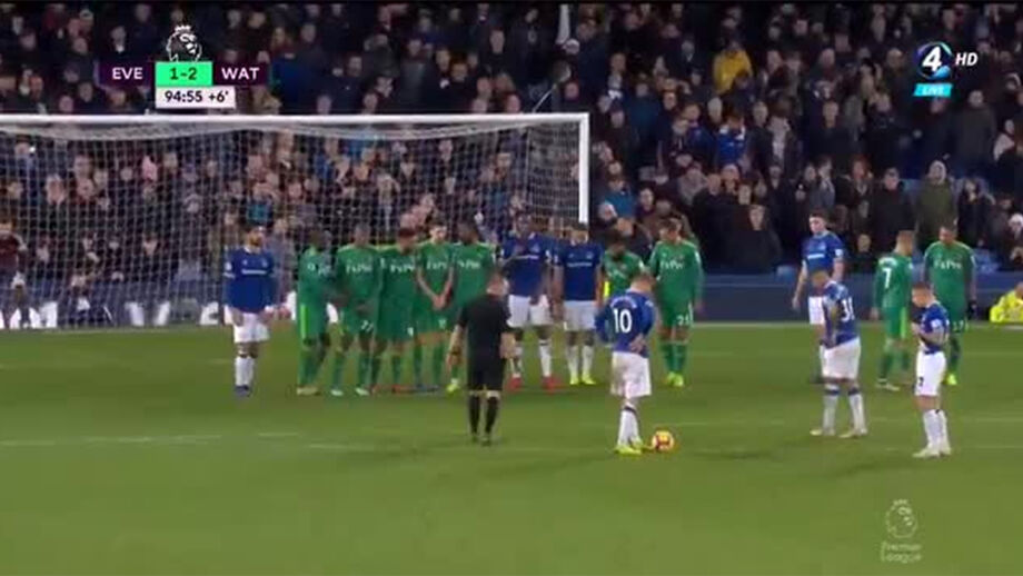 Livre perfeito de Digne salva Marco Silva