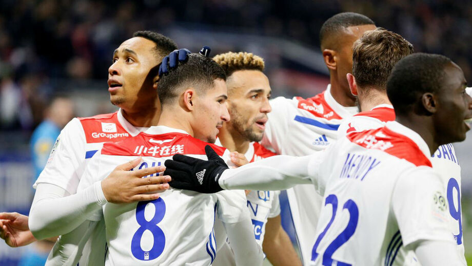 Lyon vence Monaco e sobe ao terceiro lugar