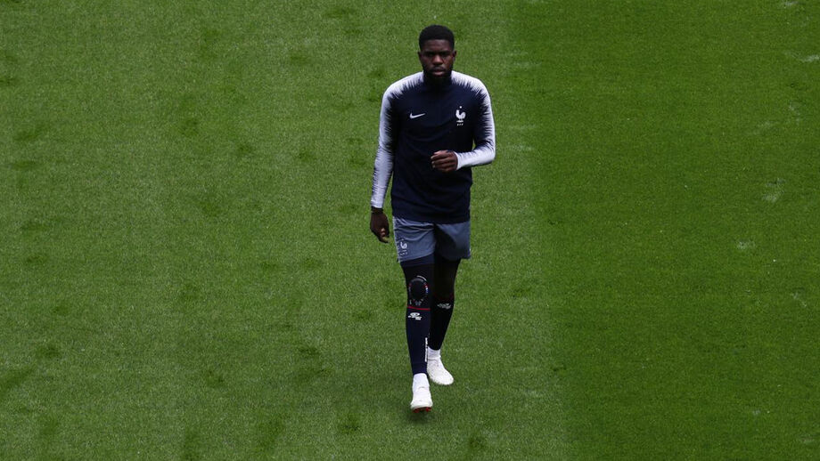 Umtiti vai prosseguir recuperação sem operação