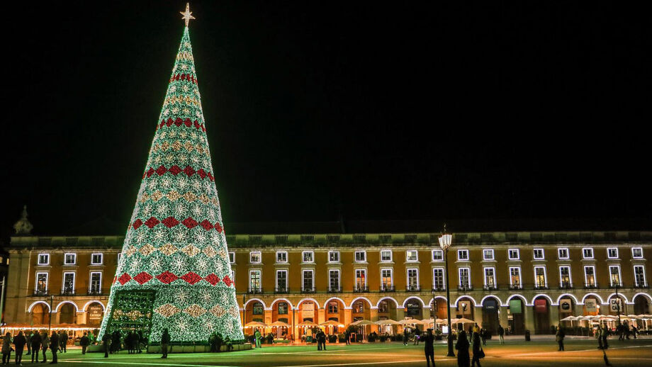 Festejos de passagem de ano condicionam trânsito na Praça do Comércio em Lisboa