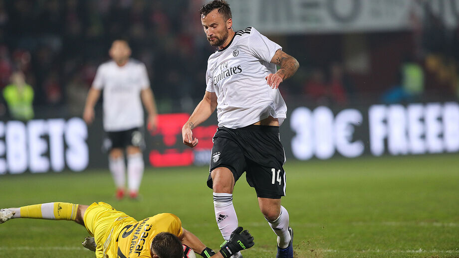 Seferovic iguala golos da época passada