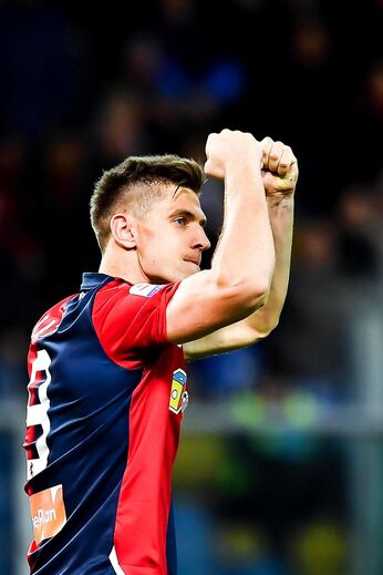 Krzysztof Piatek (Génova) - 23 anos. 19 golos esta época.