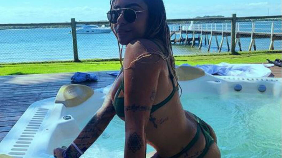 Irmã de Neymar desperta atenções e recebe aplausos