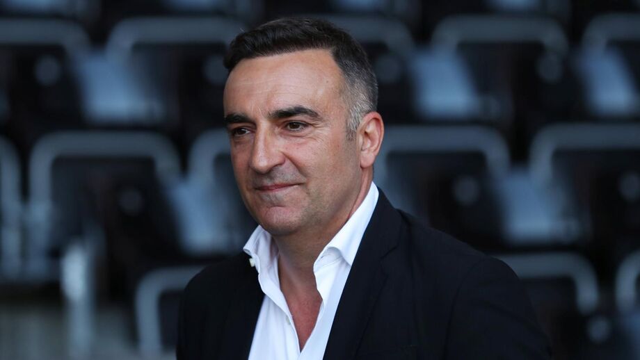 Mercado a ferver: regresso de Carvalhal a Inglaterra perto e Pepe com vontade de voltar ao FC Porto