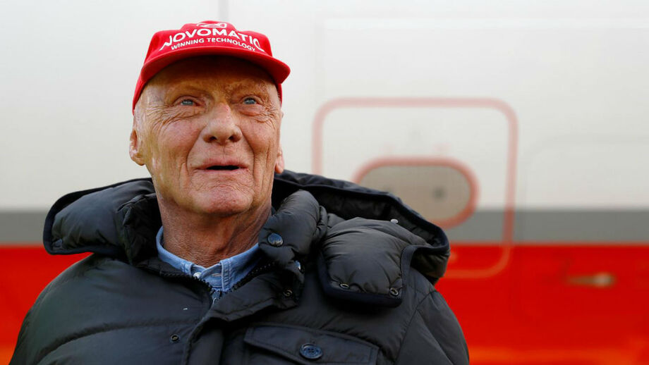 Niki Lauda hospitalizado poucos meses após o transplante pulmonar