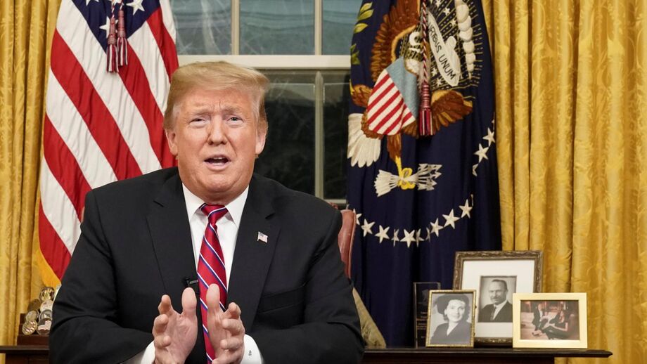 Trump sobe o tom na exigência do muro, mas não aciona estado de emergência