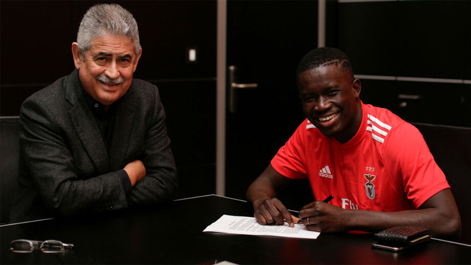 Benfica segura Ronaldo Camará até 2022