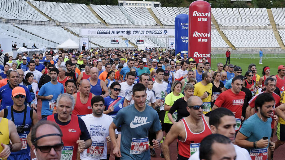 Correr com campeões no Estádio Nacional
