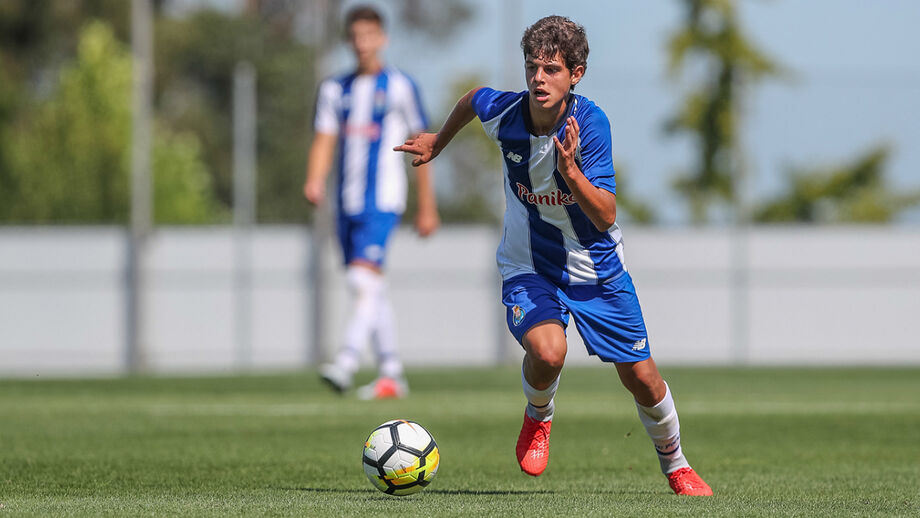 FC Porto vence Tondela por 2-1
