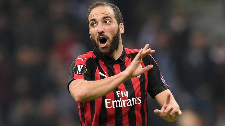 Mercado a ferver: FIFA dá parecer a contratação do Benfica em dia que Higuaín 'mexe' com Europa