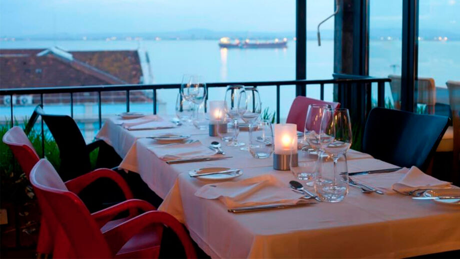 Dia Internacional do Vinho do Porto celebrado em evento com vista para o Tejo