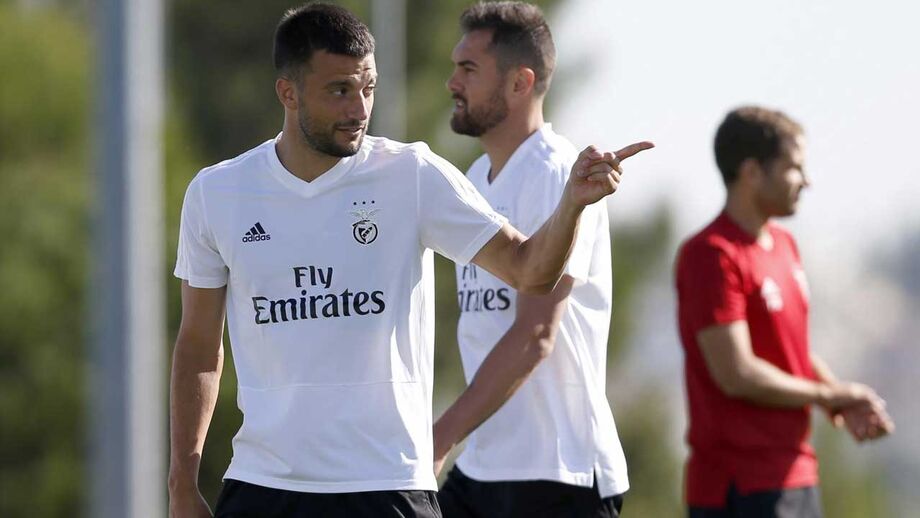 Mercado a ferver: Italianos ouvem três 'negas' do Benfica e At. Madrid aperta o cerco a jogador do FC Porto