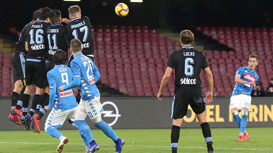Nápoles bate Lazio e fica a seis pontos da Juventus