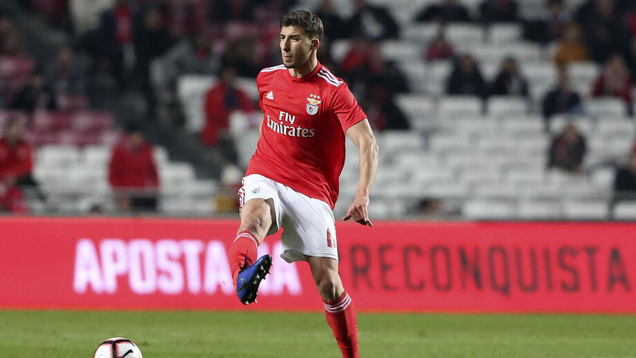 Rúben Dias volta ao onze