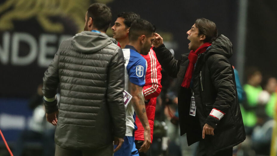 Rui Costa expulso por protestos após golo anulado ao Benfica