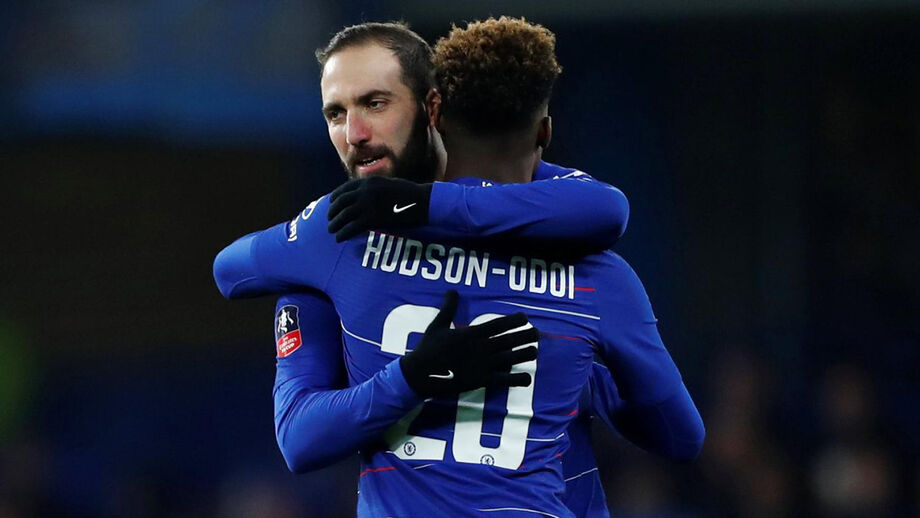 Taça de Inglaterra: Chelsea avança na estreia de Higuaín
