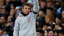 Gianfranco Zola pode assumir interinamente o Chelsea até final da temporada se Sarri sair