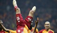 Galatasaray (Turquia) - 16 golos