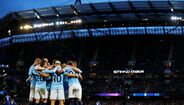 Manchester City (Inglaterra) - 18 golos