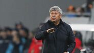 2.º - Mircea Lucescu (32 títulos: 30 nacionais; 2 internacionais)
