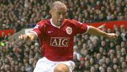 Mikaël Silvestre (1999/2000; 2000/01; 2002/03; 2006/07; 2007/08; 2008/09) foi o primeiro francês a ser campeão inglês após interregno em 1998/1999