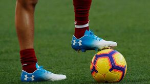 Barcelona, Espanyol e Alavés autorizados a avançar para o 'lay-off'