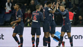 Paris SG goleia Montpellier e segue imparável no topo