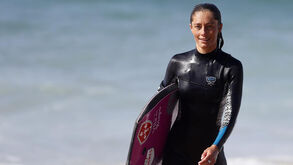 Campeã mundial e europeia Joana Schenker visita escolas de Quarteira e de Almancil